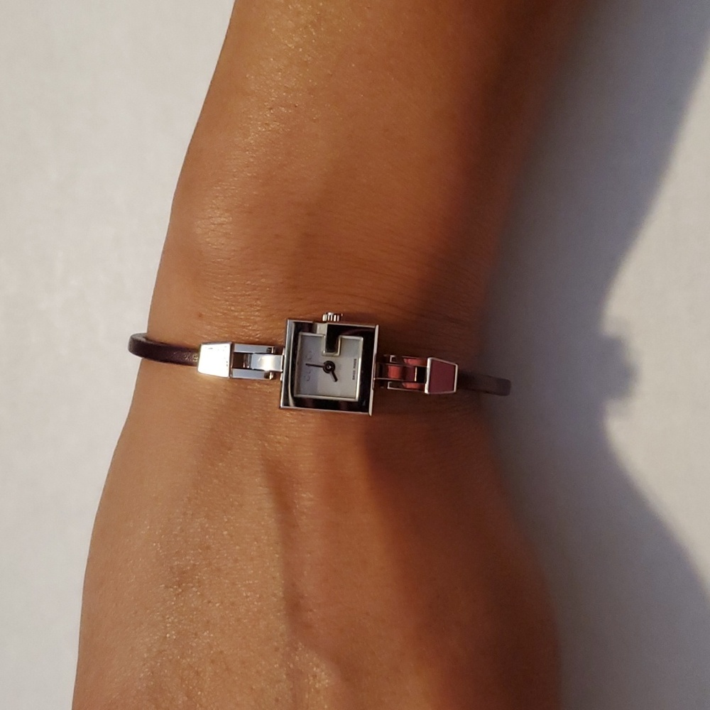 Gucci G-Mini Womens Leather Bangle Watch - Used